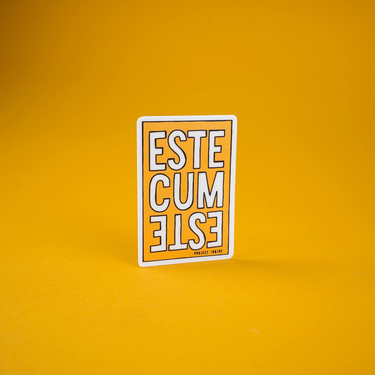 Este cum este. Sticker